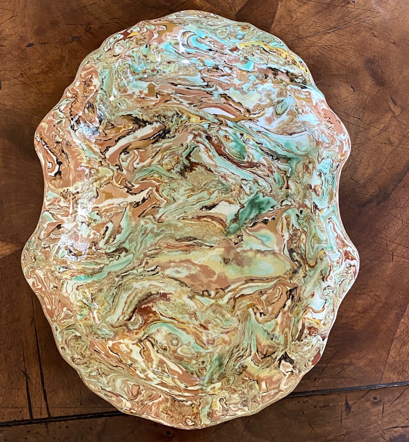 Scalloped "Violin" Dish
